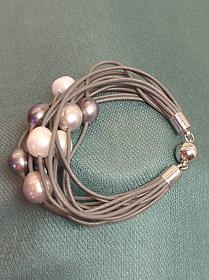 #B199GM Dark Grey Leather Bracelet with Mixed Freshwater Pearls