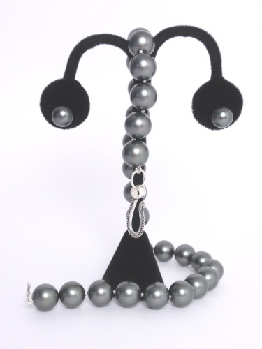 #E214 10mm Black Mother of Pearl Shell Earrings