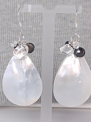 #E372B Large Teardrop Shell Pearl with rock quartz