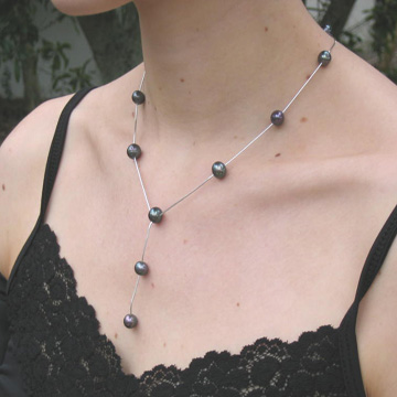 #F35 18" Sterling silver drop necklace with black pearls