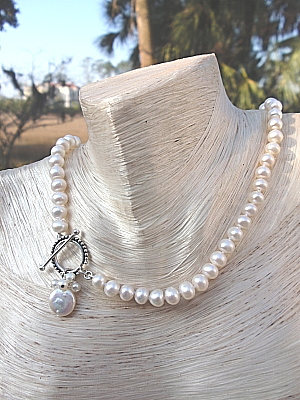 #L82 6-7mm White Pearl Necklace with Toggle Clasp