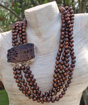 #LE128 Black nautilus shell pendant