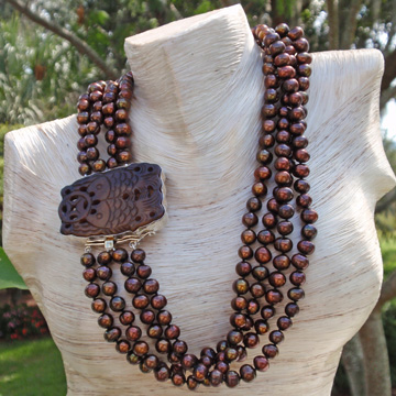 Le138 Brown Freshwater Pearls With Hand Carved Jade Clasp The Island Pearl - Black Nautilus Shell Pendant Le138 Brown Freshwater Pearls With Hand Carved Jade Clasp The Island Pearl - Black Nautilus Shell Pendant