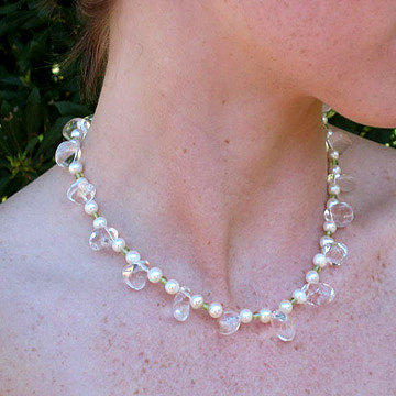 #WM33 Crystal pearl and peridot choker