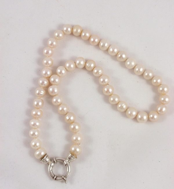 Stunning RICHELIEU Vintage Pearls Necklace - Brand New