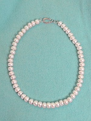 <b>#L4</b> 10.5 - 11mm white pearl necklace with large silver hook clasp 16"